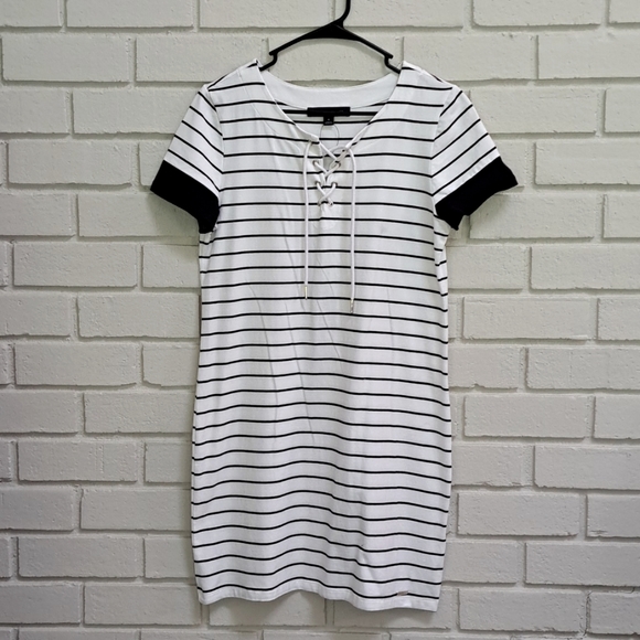 Tommy Hilfiger Striped Tie Front Dress. Size Medium NWOT - Picture 1 of 7